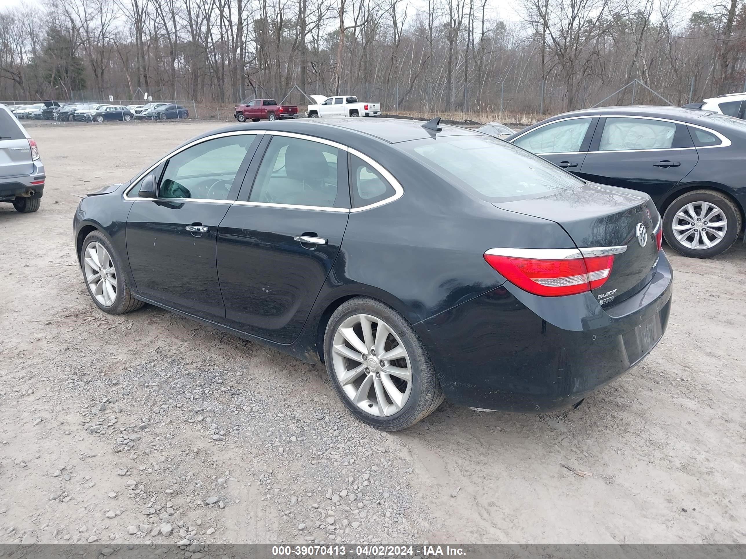 Photo 2 VIN: 1G4PS5SK9C4151058 - BUICK VERANO 