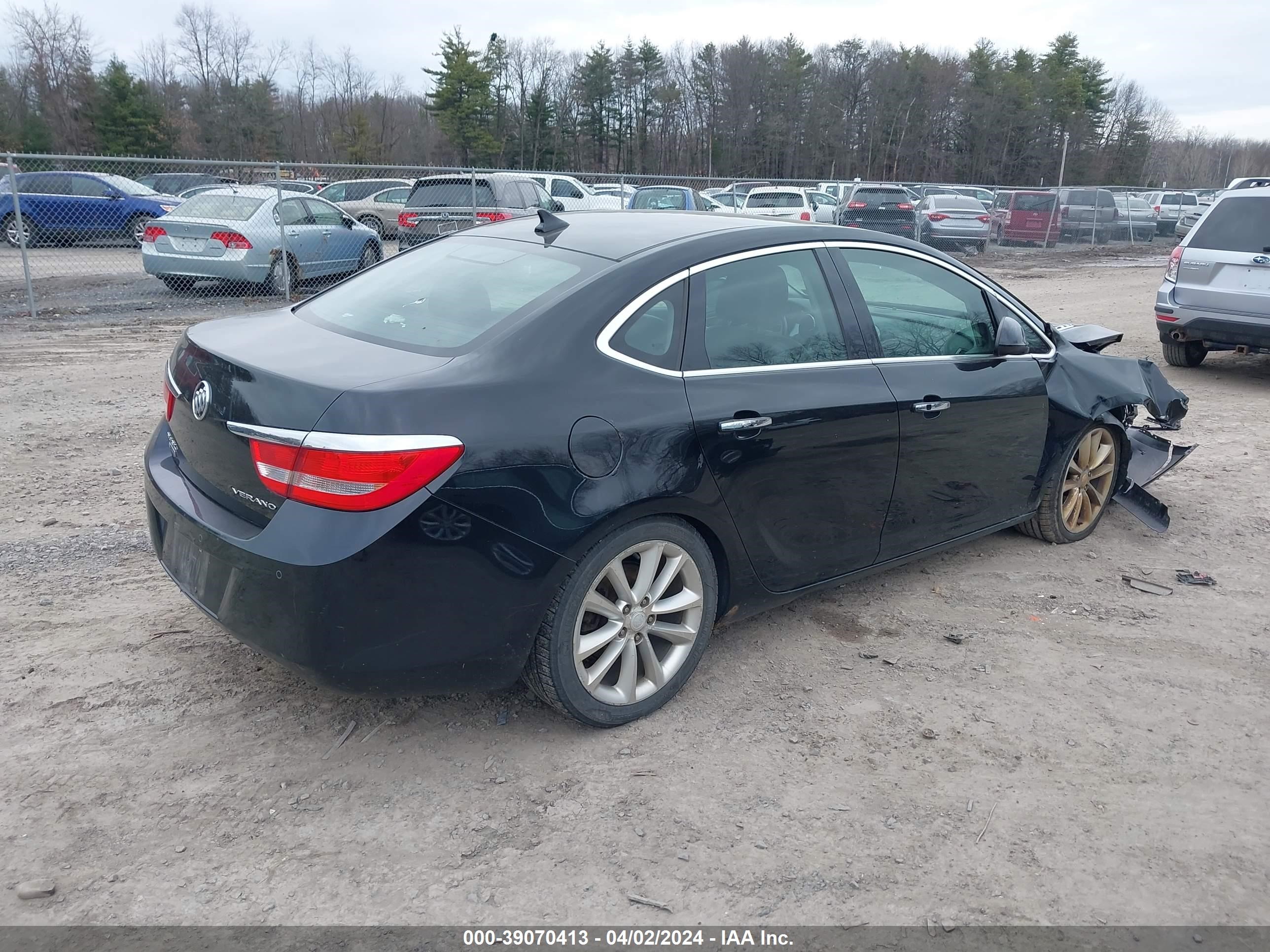 Photo 3 VIN: 1G4PS5SK9C4151058 - BUICK VERANO 