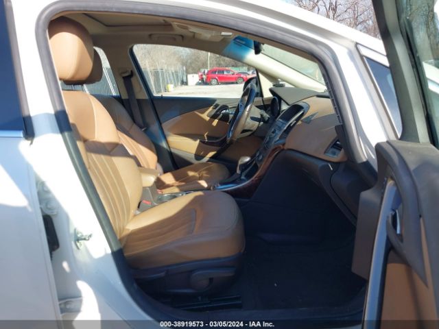 Photo 4 VIN: 1G4PS5SK9C4175554 - BUICK VERANO 