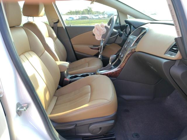 Photo 4 VIN: 1G4PS5SK9D4102895 - BUICK VERANO 