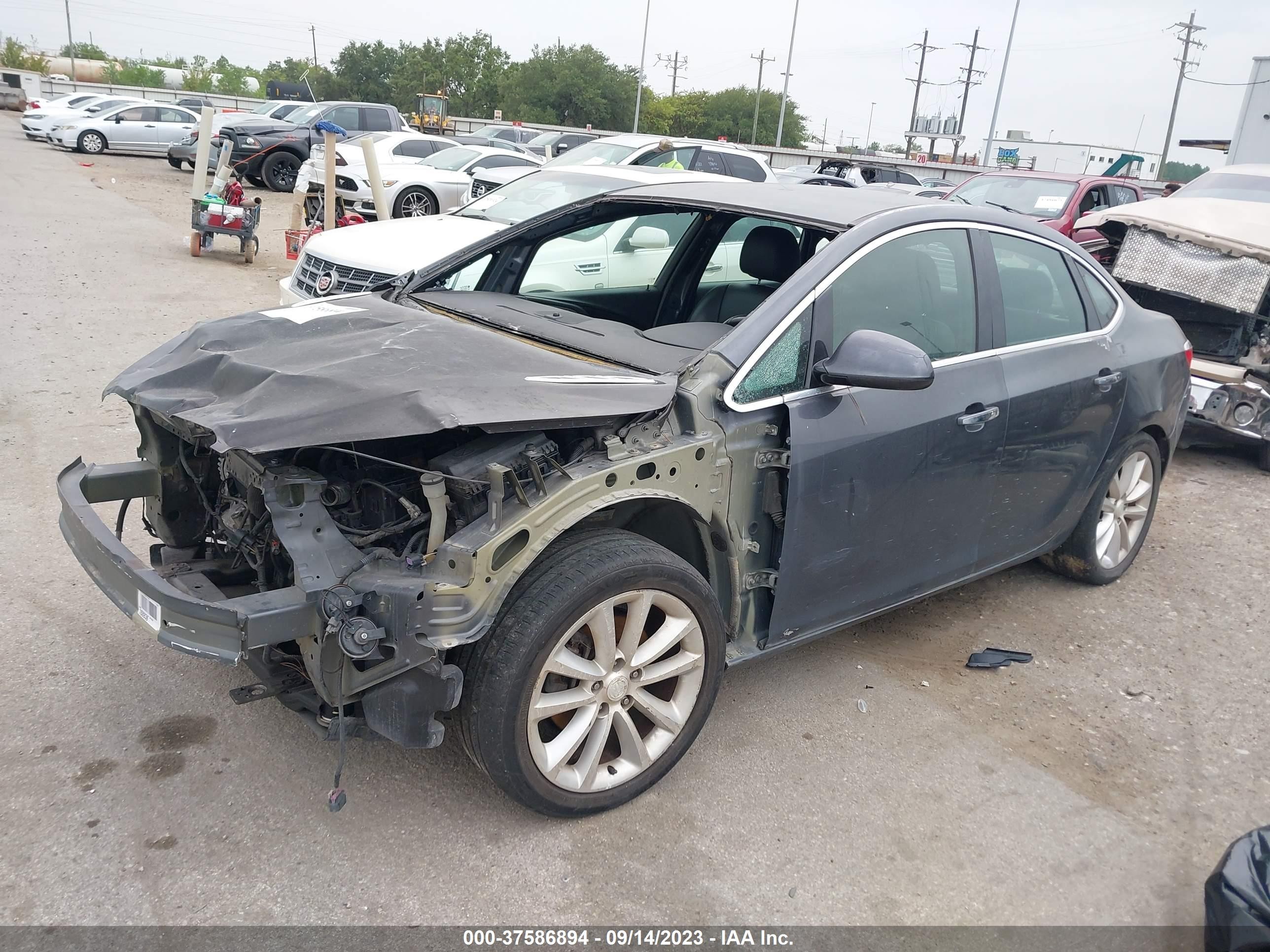 Photo 1 VIN: 1G4PS5SK9D4134147 - BUICK VERANO 