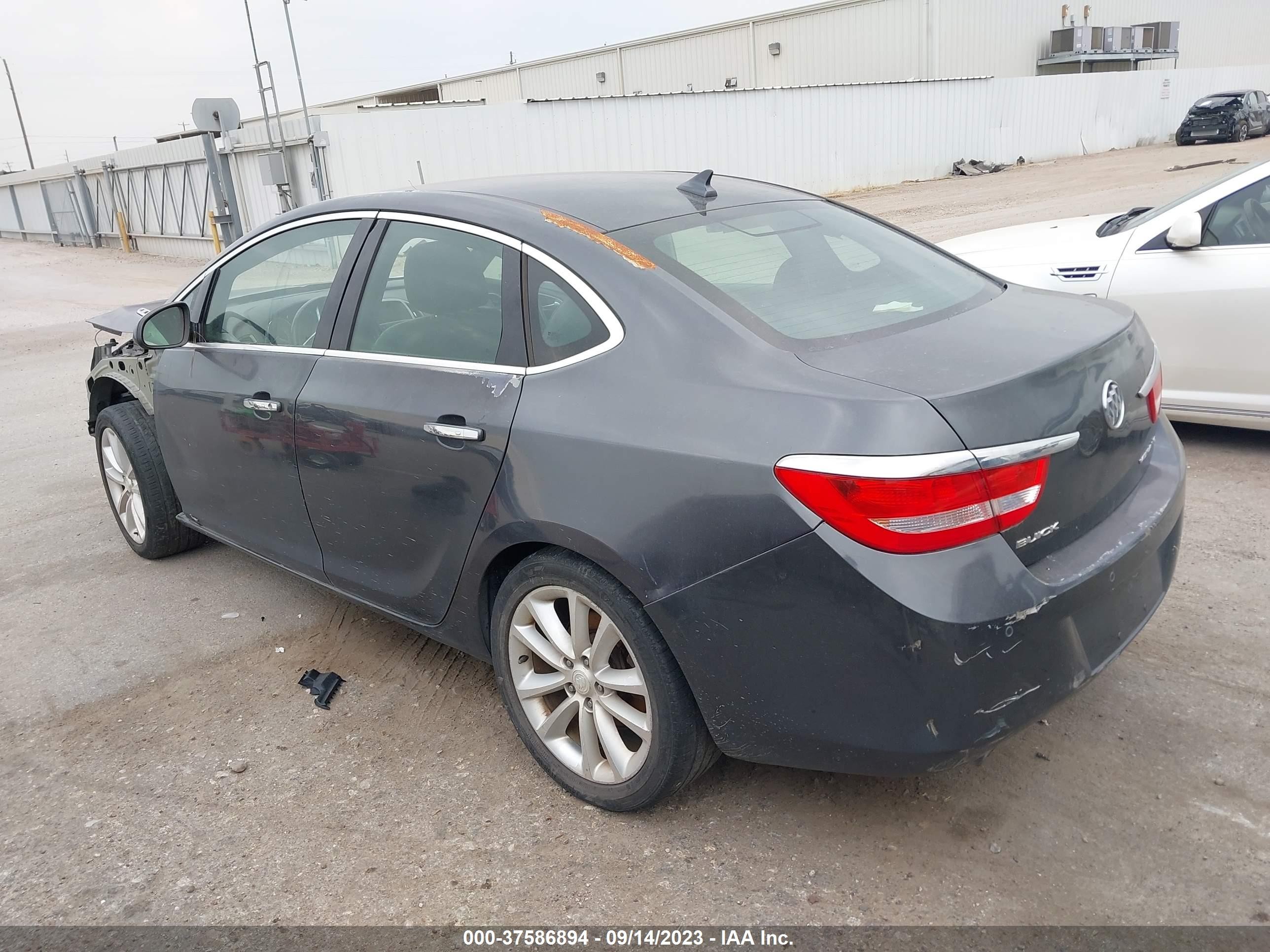 Photo 2 VIN: 1G4PS5SK9D4134147 - BUICK VERANO 