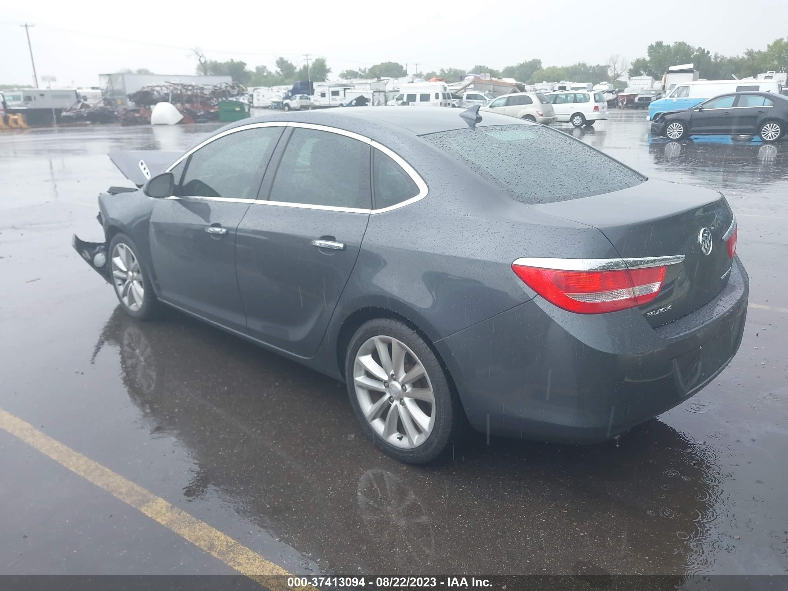 Photo 2 VIN: 1G4PS5SK9D4189603 - BUICK VERANO 