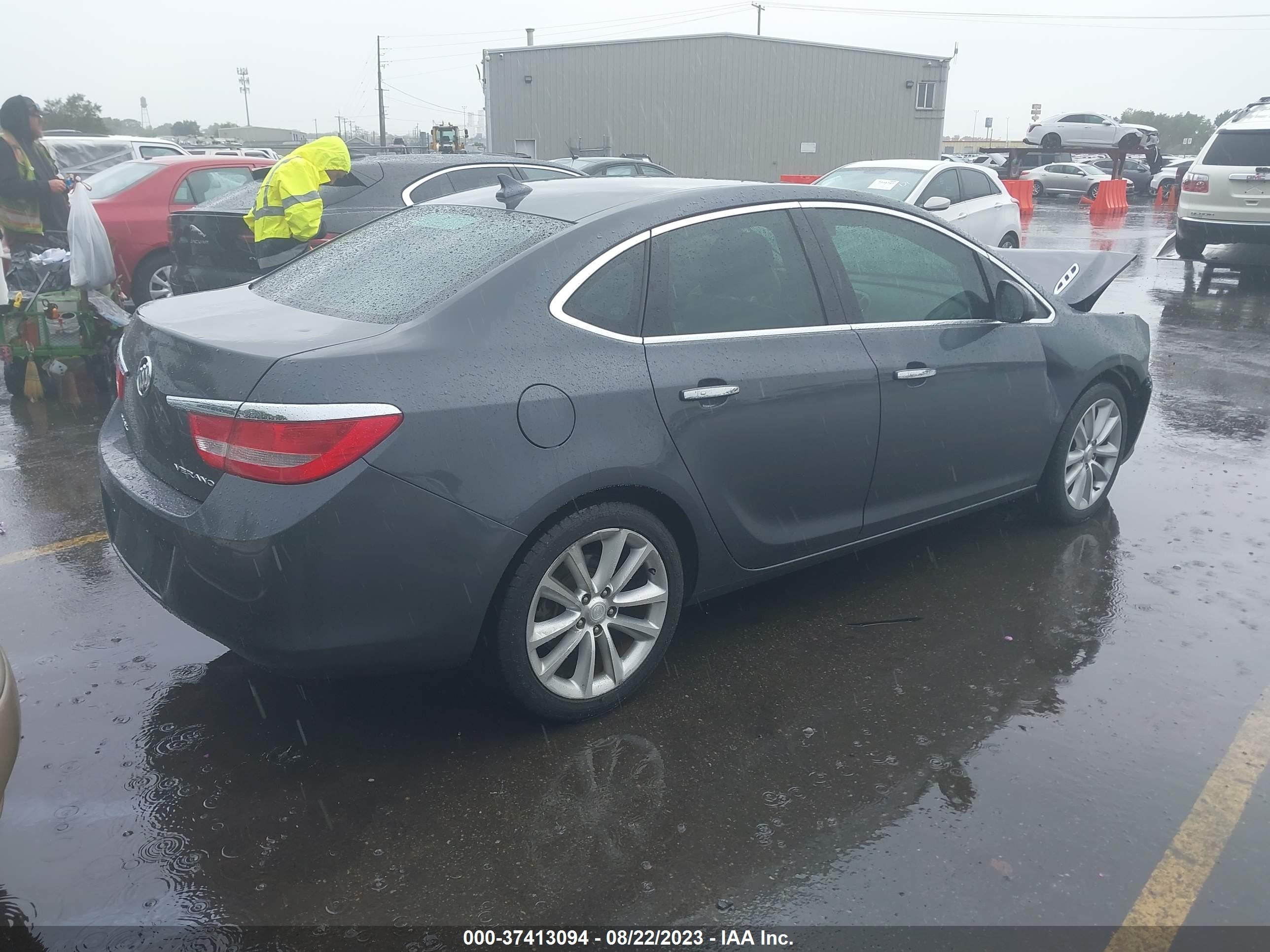 Photo 3 VIN: 1G4PS5SK9D4189603 - BUICK VERANO 