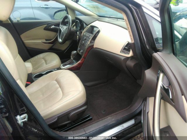 Photo 4 VIN: 1G4PS5SKXD4182692 - BUICK VERANO 