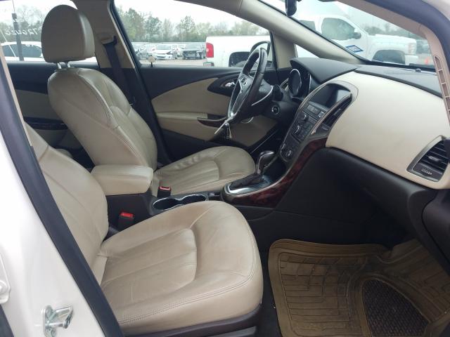 Photo 4 VIN: 1G4PS5SKXG4136817 - BUICK VERANO 