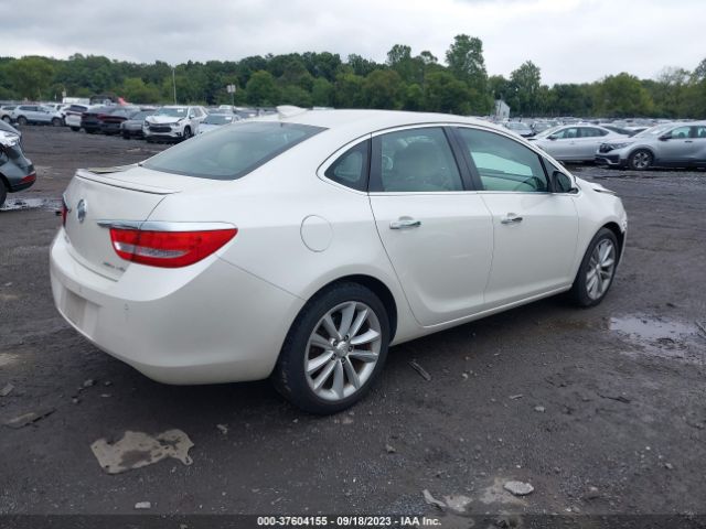 Photo 3 VIN: 1G4PS5SKXG4163340 - BUICK VERANO 