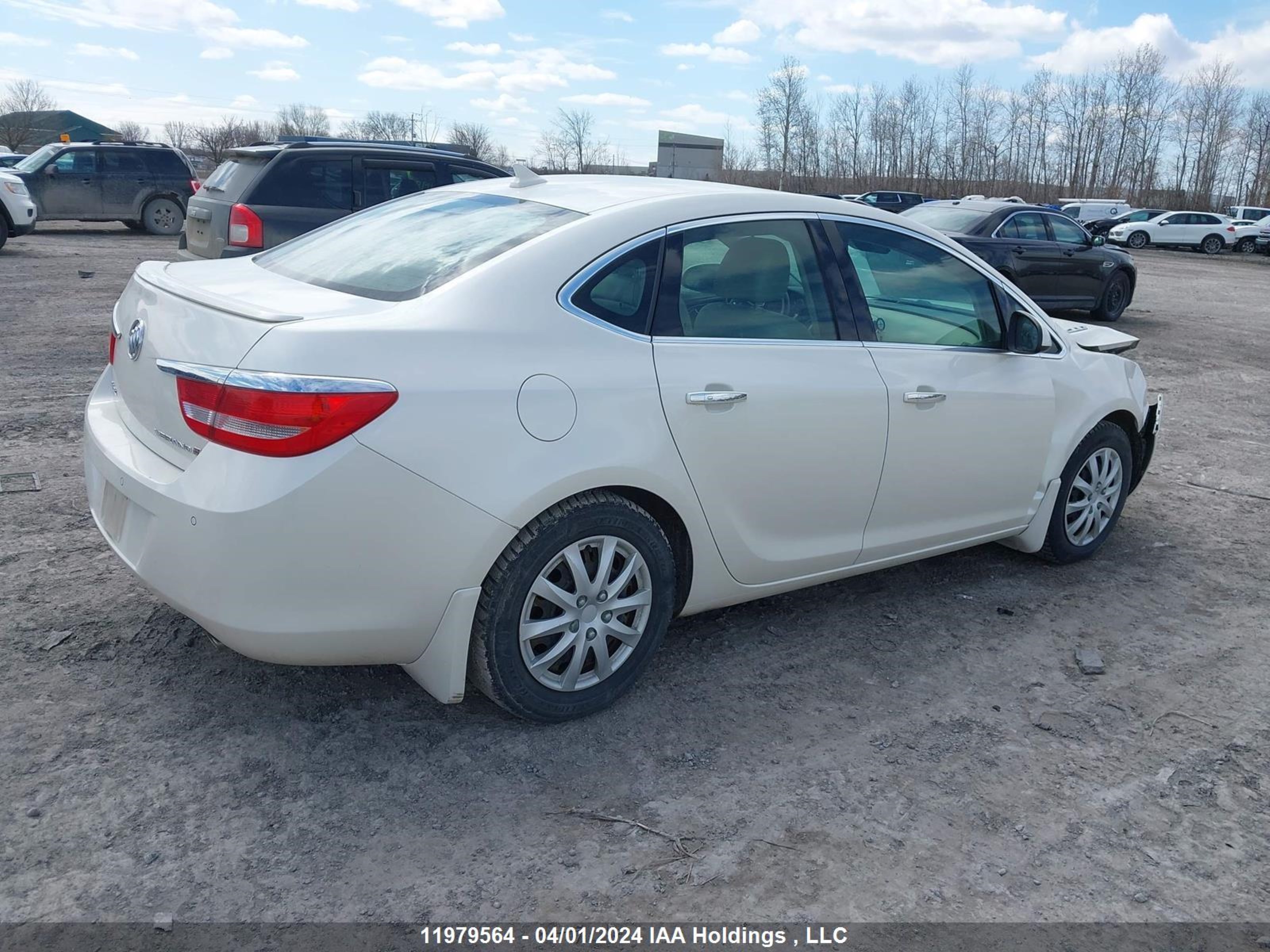 Photo 3 VIN: 1G4PT5SV2E4198183 - BUICK VERANO 