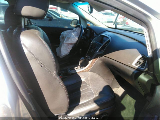 Photo 4 VIN: 1G4PT5SV3D4230931 - BUICK VERANO 