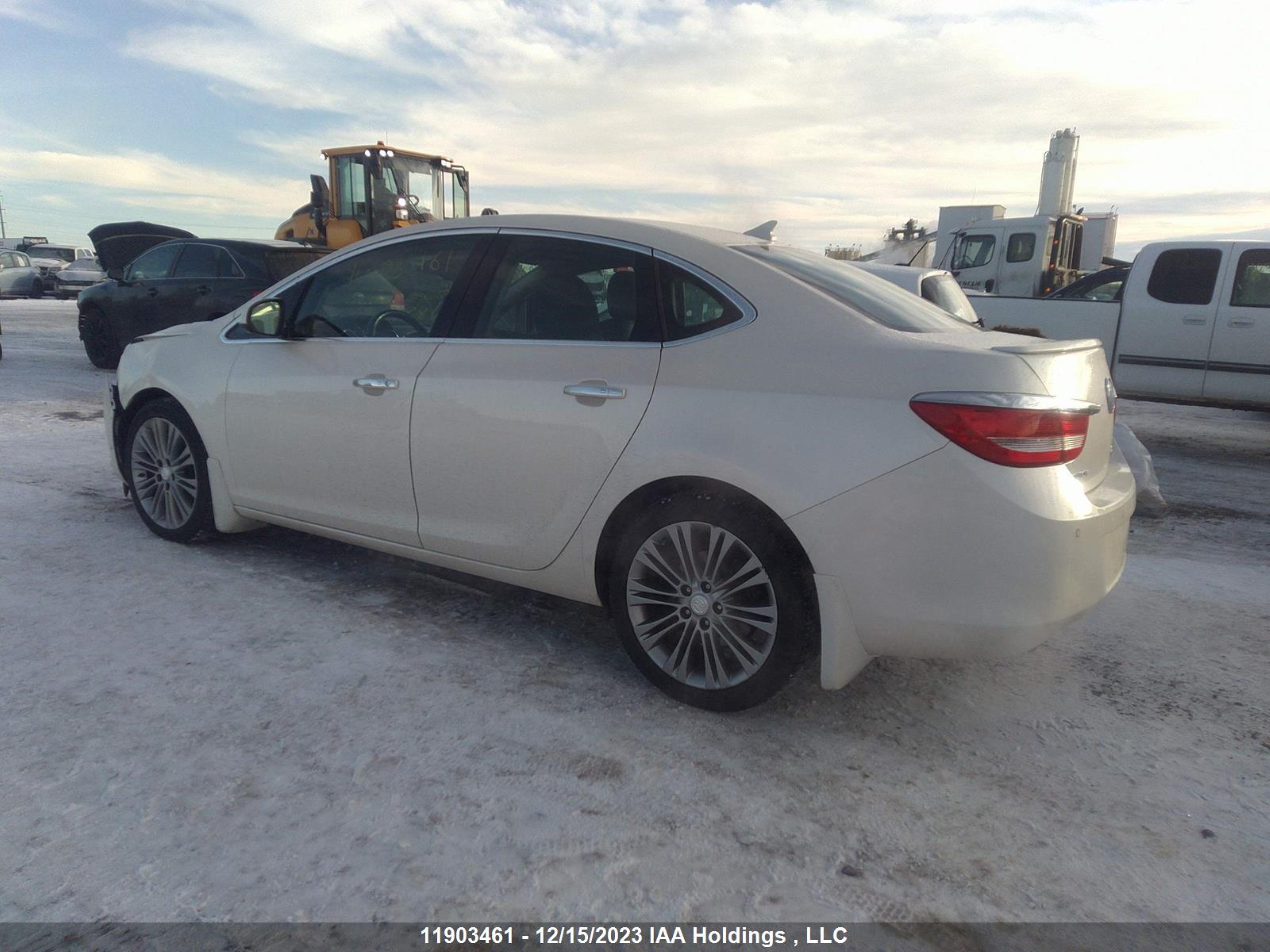 Photo 2 VIN: 1G4PT5SV3E4165760 - BUICK VERANO 