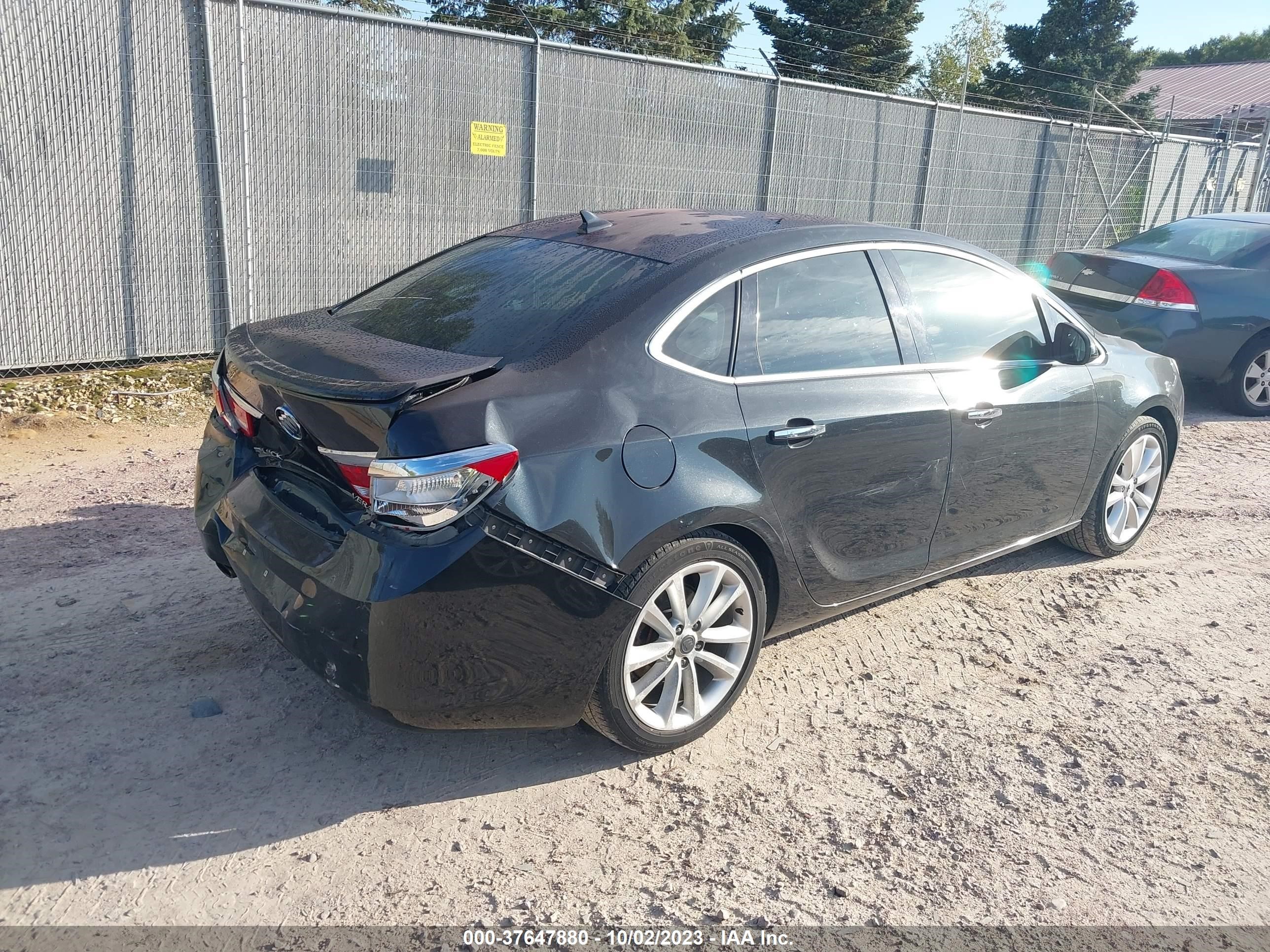 Photo 3 VIN: 1G4PT5SV5D4157030 - BUICK VERANO 