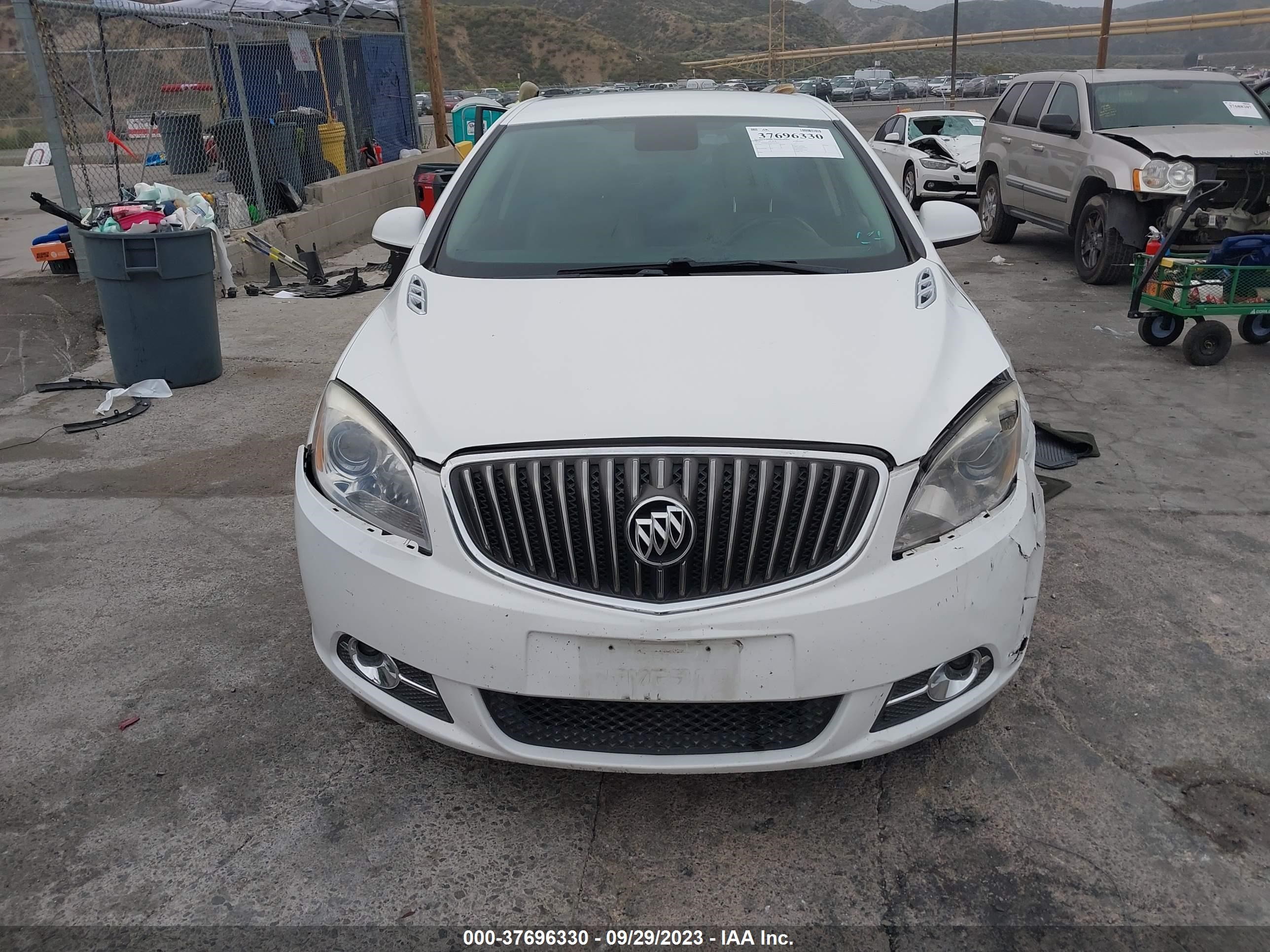 Photo 11 VIN: 1G4PW5SK0G4171841 - BUICK VERANO 