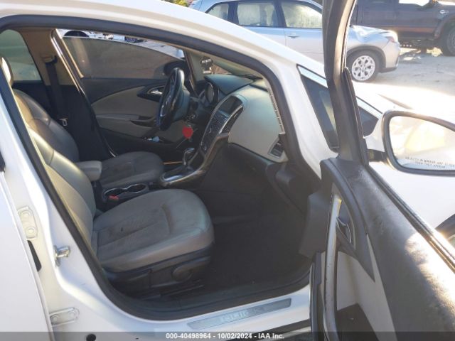 Photo 4 VIN: 1G4PW5SK1G4165787 - BUICK VERANO 