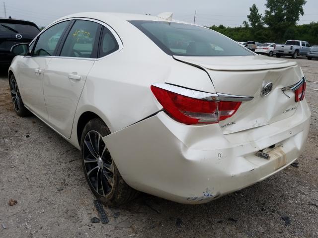 Photo 2 VIN: 1G4PW5SK4G4172989 - BUICK VERANO SPO 