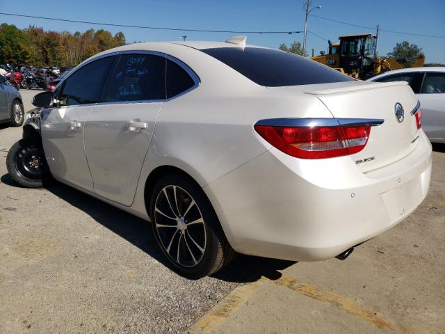 Photo 2 VIN: 1G4PW5SK5G4179417 - BUICK VERANO SPO 