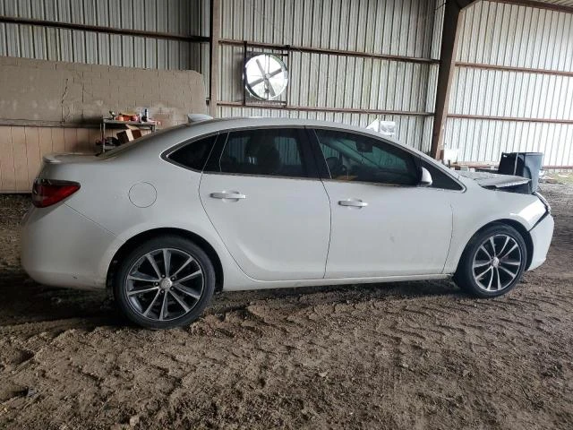 Photo 2 VIN: 1G4PW5SK6G4137211 - BUICK VERANO SPO 