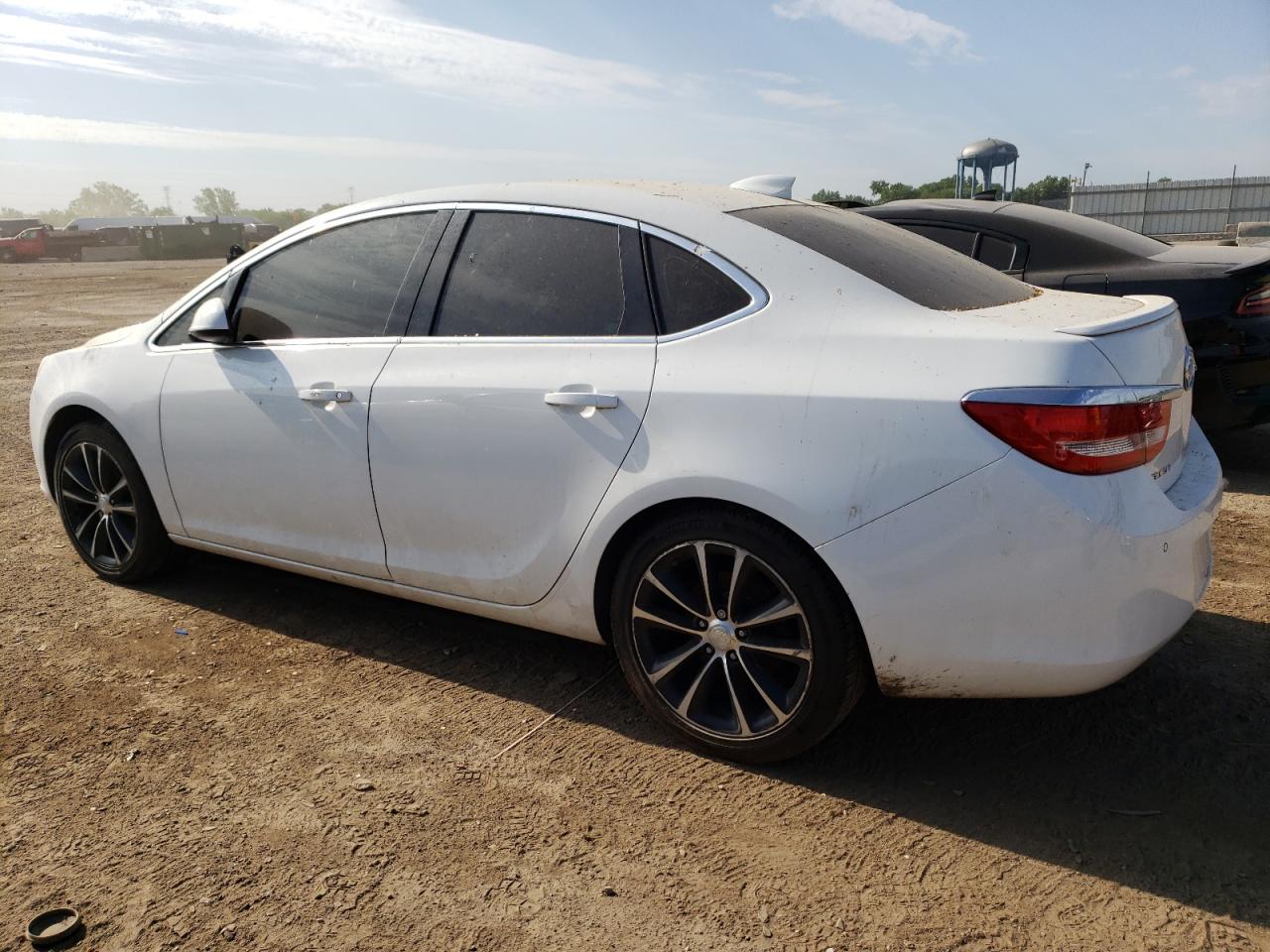 Photo 1 VIN: 1G4PW5SK6G4174226 - BUICK VERANO 