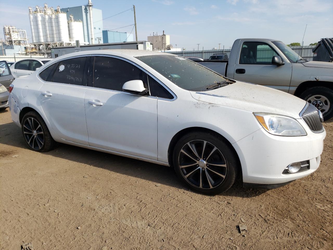 Photo 3 VIN: 1G4PW5SK6G4174226 - BUICK VERANO 