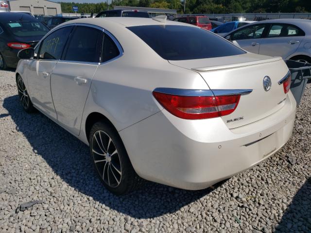 Photo 2 VIN: 1G4PW5SK6G4176185 - BUICK VERANO SPO 