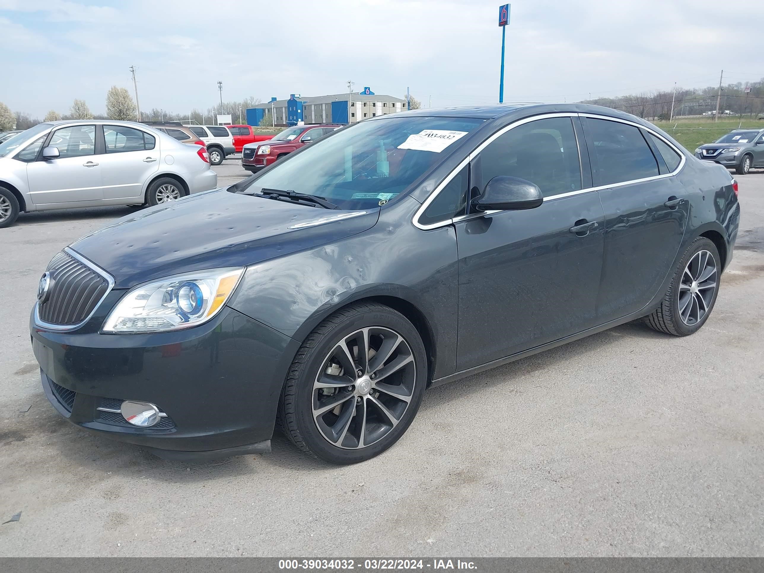 Photo 1 VIN: 1G4PW5SK7G4171769 - BUICK VERANO 