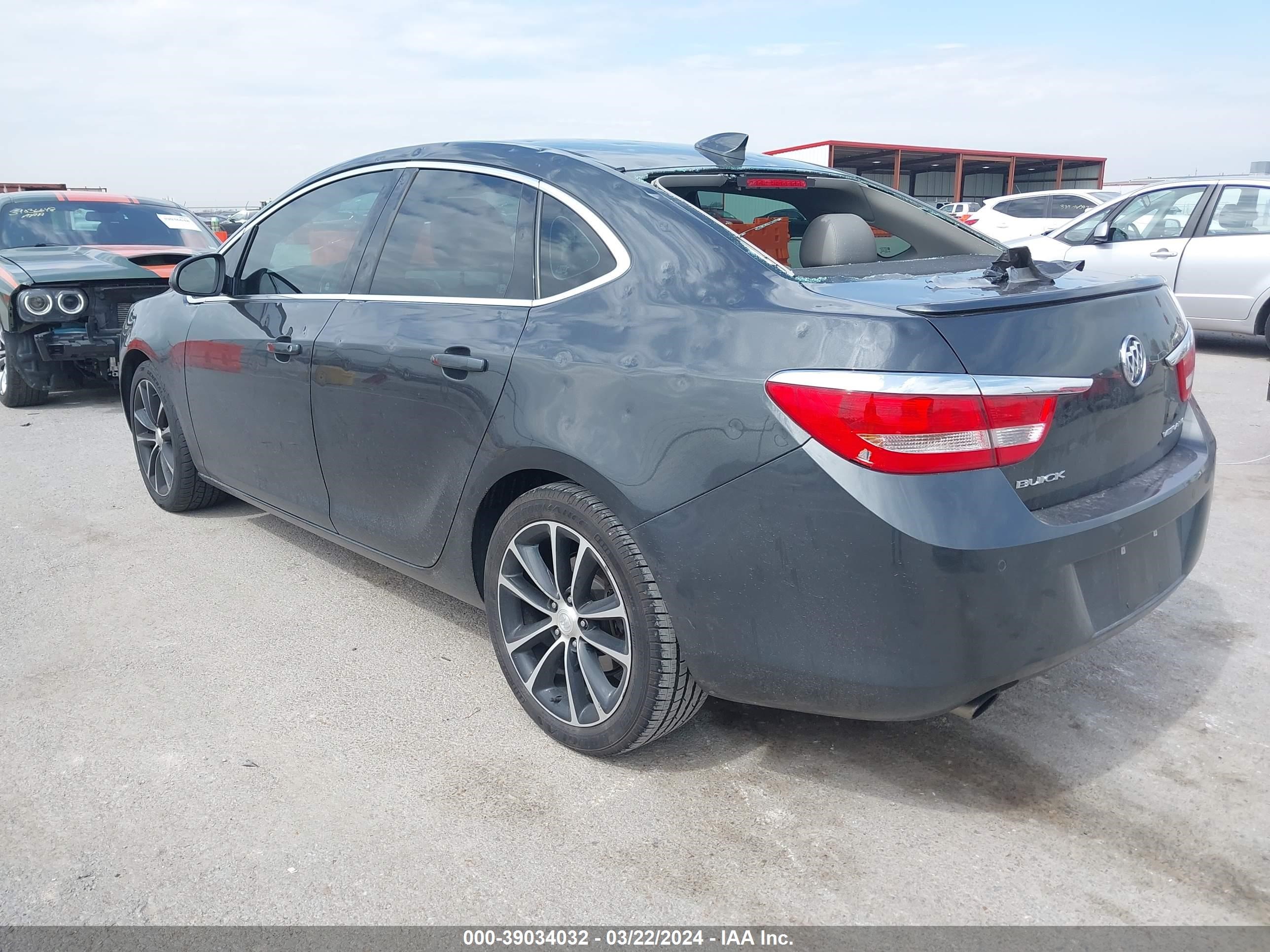 Photo 2 VIN: 1G4PW5SK7G4171769 - BUICK VERANO 