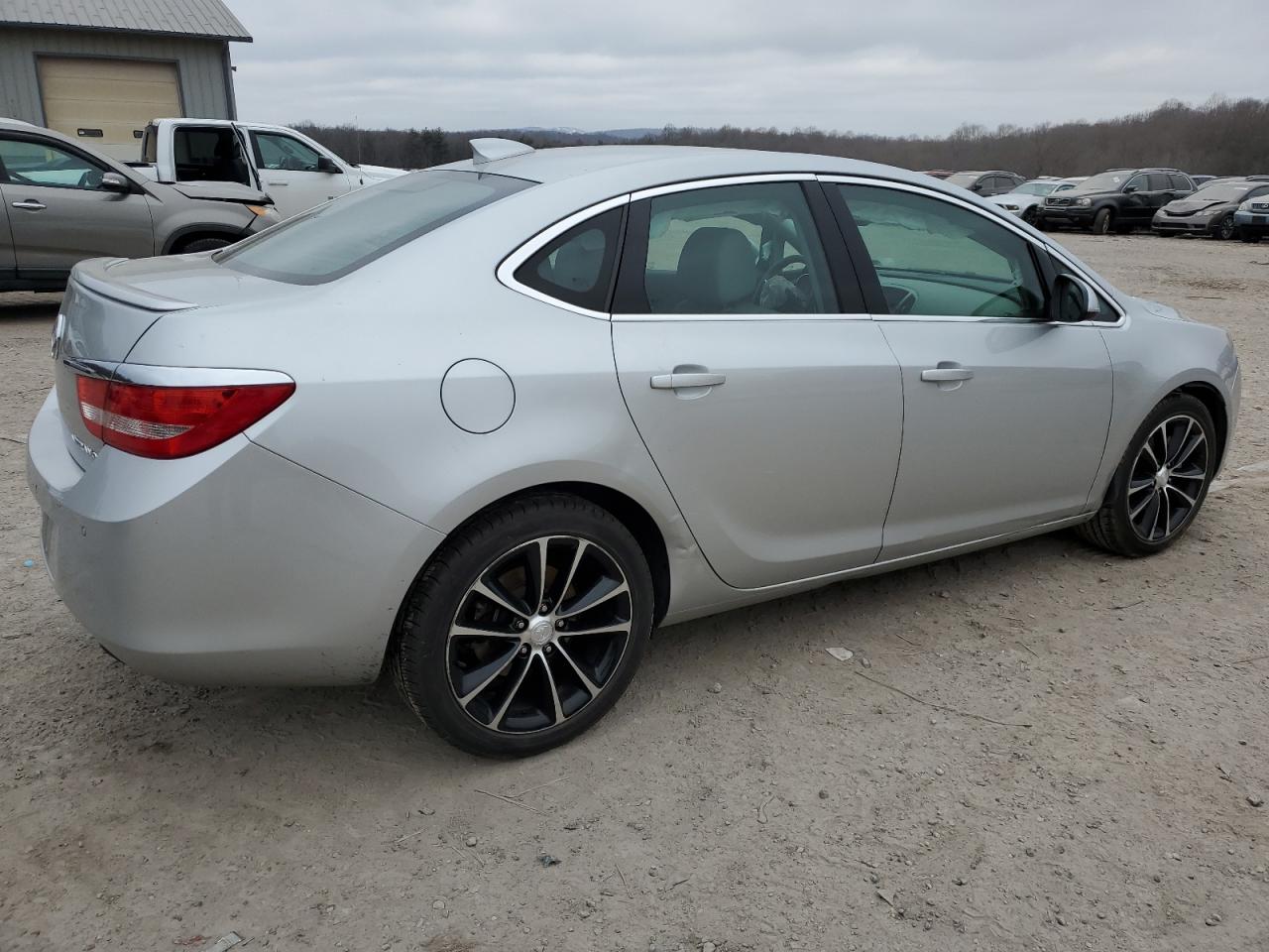 Photo 2 VIN: 1G4PW5SK8G4137064 - BUICK VERANO 