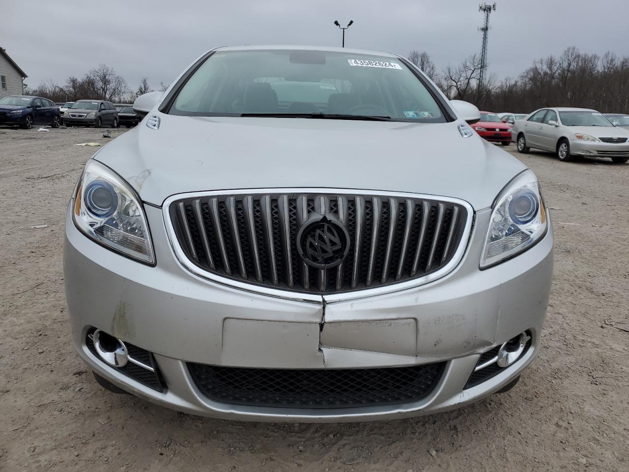 Photo 4 VIN: 1G4PW5SK8G4137064 - BUICK VERANO 