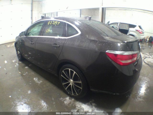 Photo 2 VIN: 1G4PW5SK8G4181811 - BUICK VERANO 