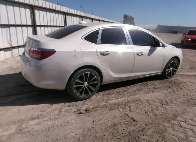 Photo 3 VIN: 1G4PW5SKXG4154982 - BUICK VERANO 