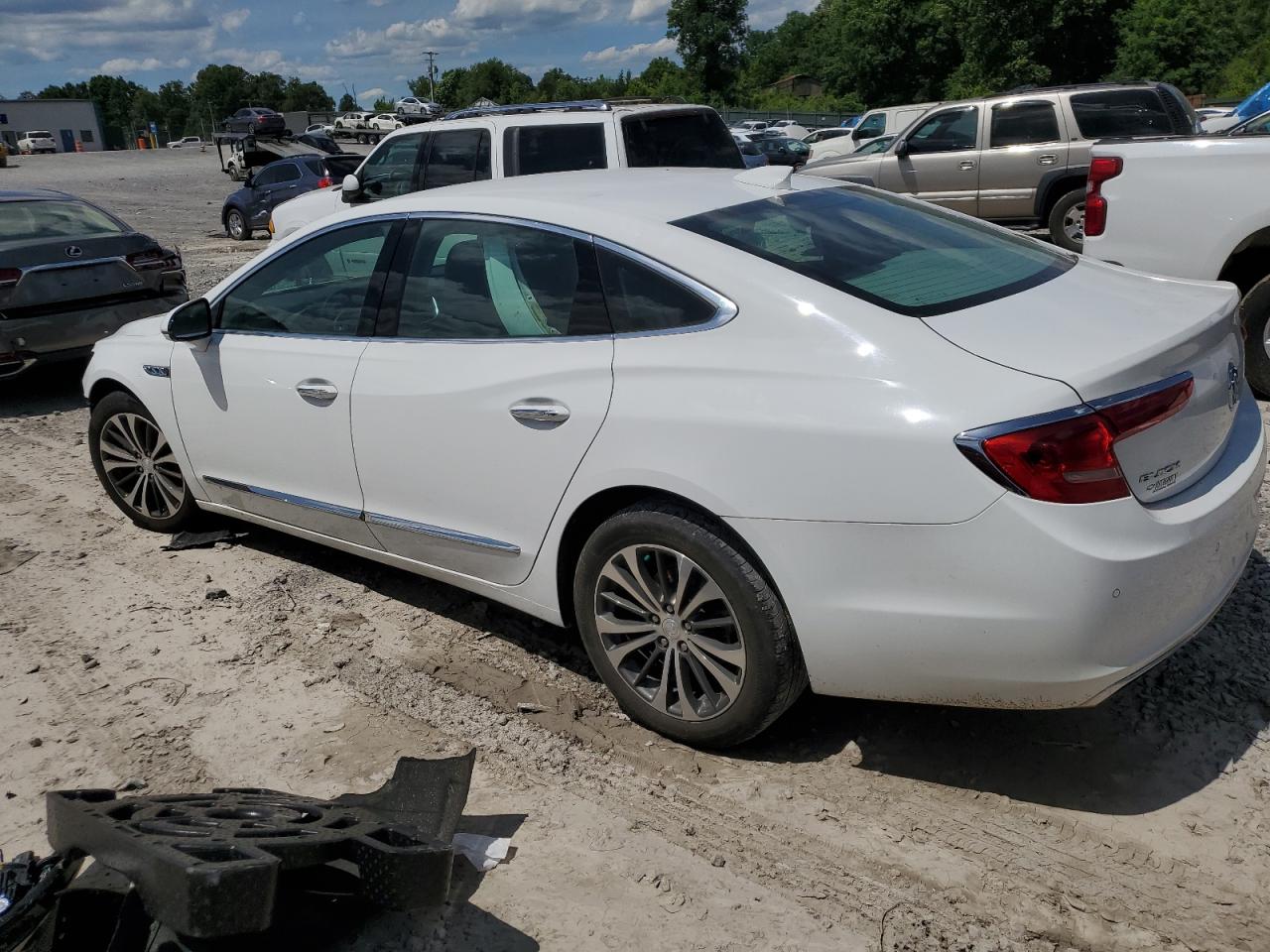 Photo 1 VIN: 1G4ZP5SS2JU131239 - BUICK LACROSSE 