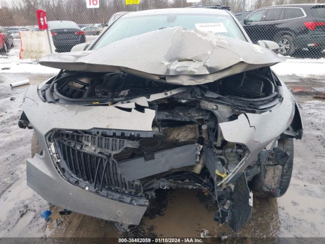 Photo 5 VIN: 1G4ZP5SS4HU157738 - BUICK LACROSSE 