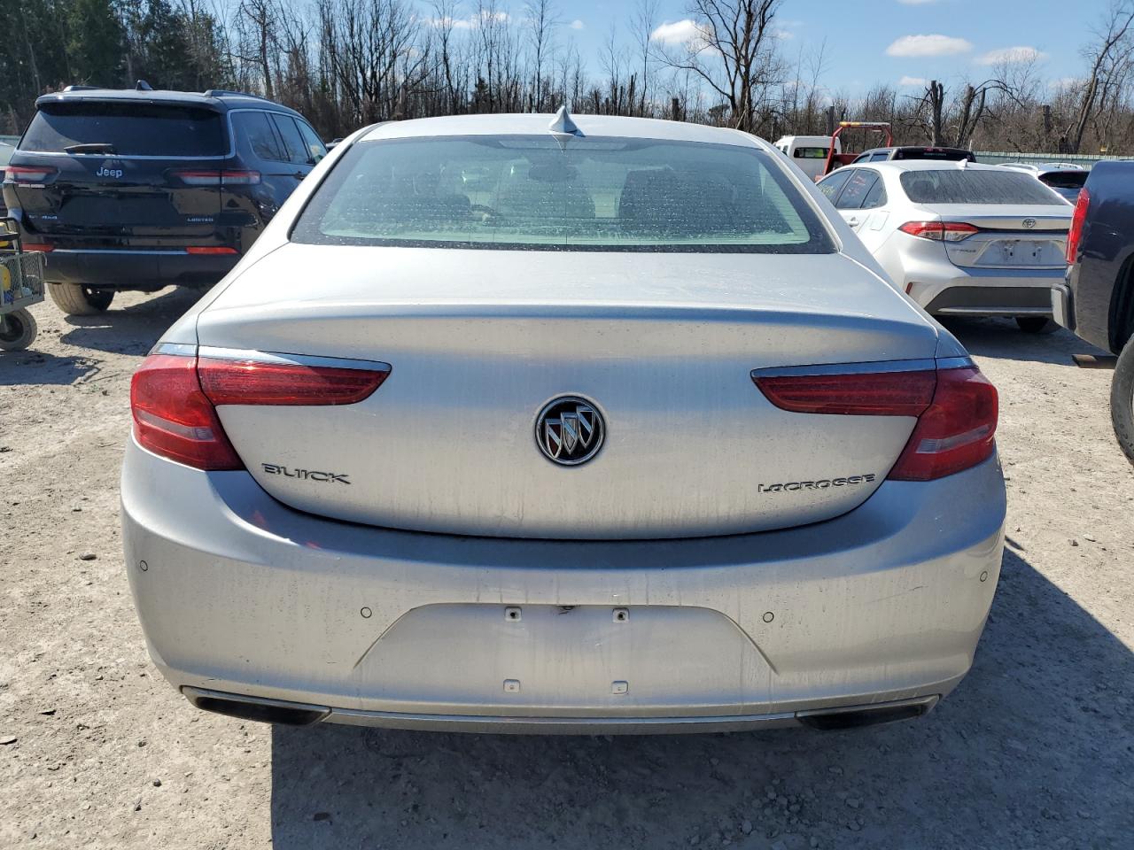 Photo 5 VIN: 1G4ZP5SS6HU170944 - BUICK LACROSSE 