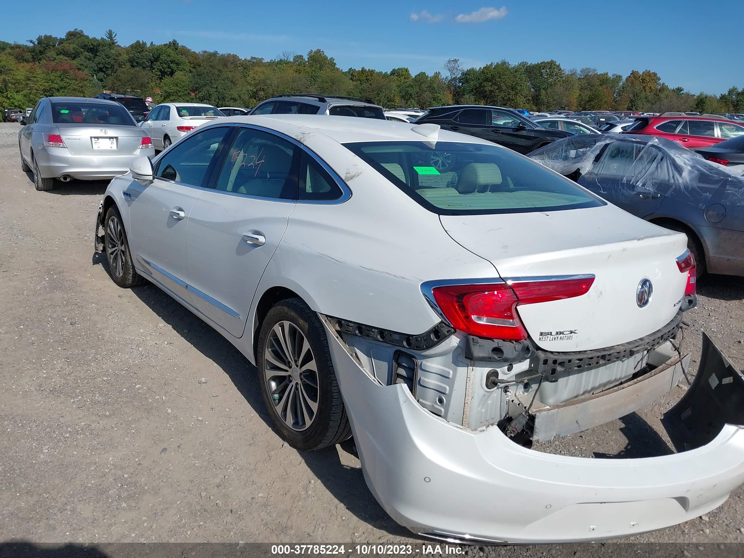 Photo 2 VIN: 1G4ZP5SS9HU164099 - BUICK LACROSSE 