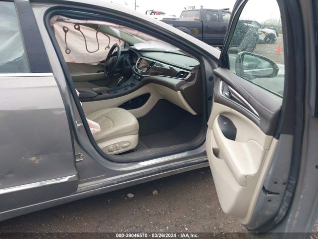 Photo 4 VIN: 1G4ZP5SZ4JU122975 - BUICK LACROSSE 