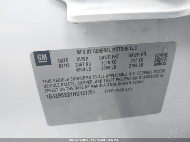 Photo 8 VIN: 1G4ZR5SS1HU121791 - BUICK LACROSSE 