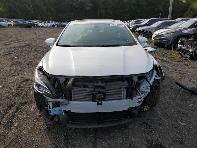 Photo 4 VIN: 1G4ZR5SS2KU127400 - BUICK LACROSSE E 