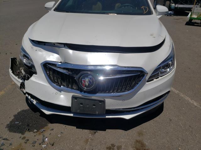 Photo 8 VIN: 1G4ZR5SS7JU111448 - BUICK LACROSSE P 