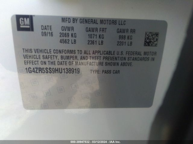 Photo 8 VIN: 1G4ZR5SS9HU138919 - BUICK LACROSSE 