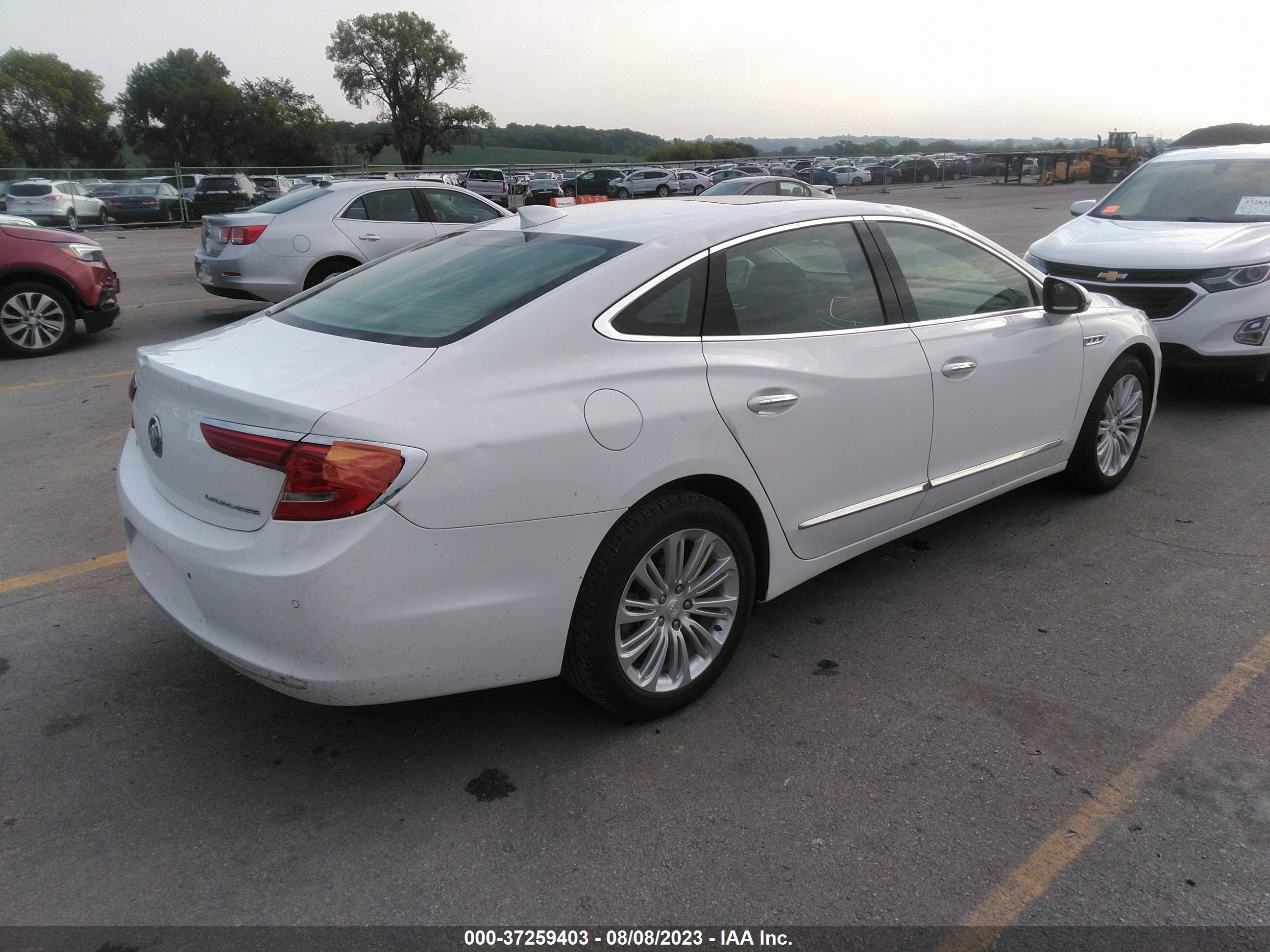 Photo 3 VIN: 1G4ZR5SZ3JU125313 - BUICK LACROSSE 