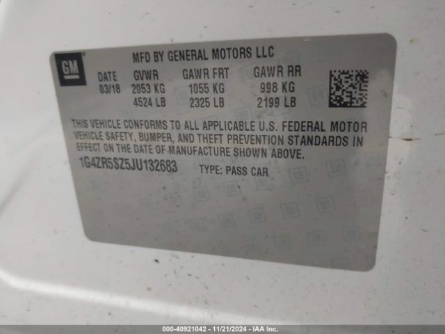 Photo 8 VIN: 1G4ZR5SZ5JU132683 - BUICK LACROSSE 