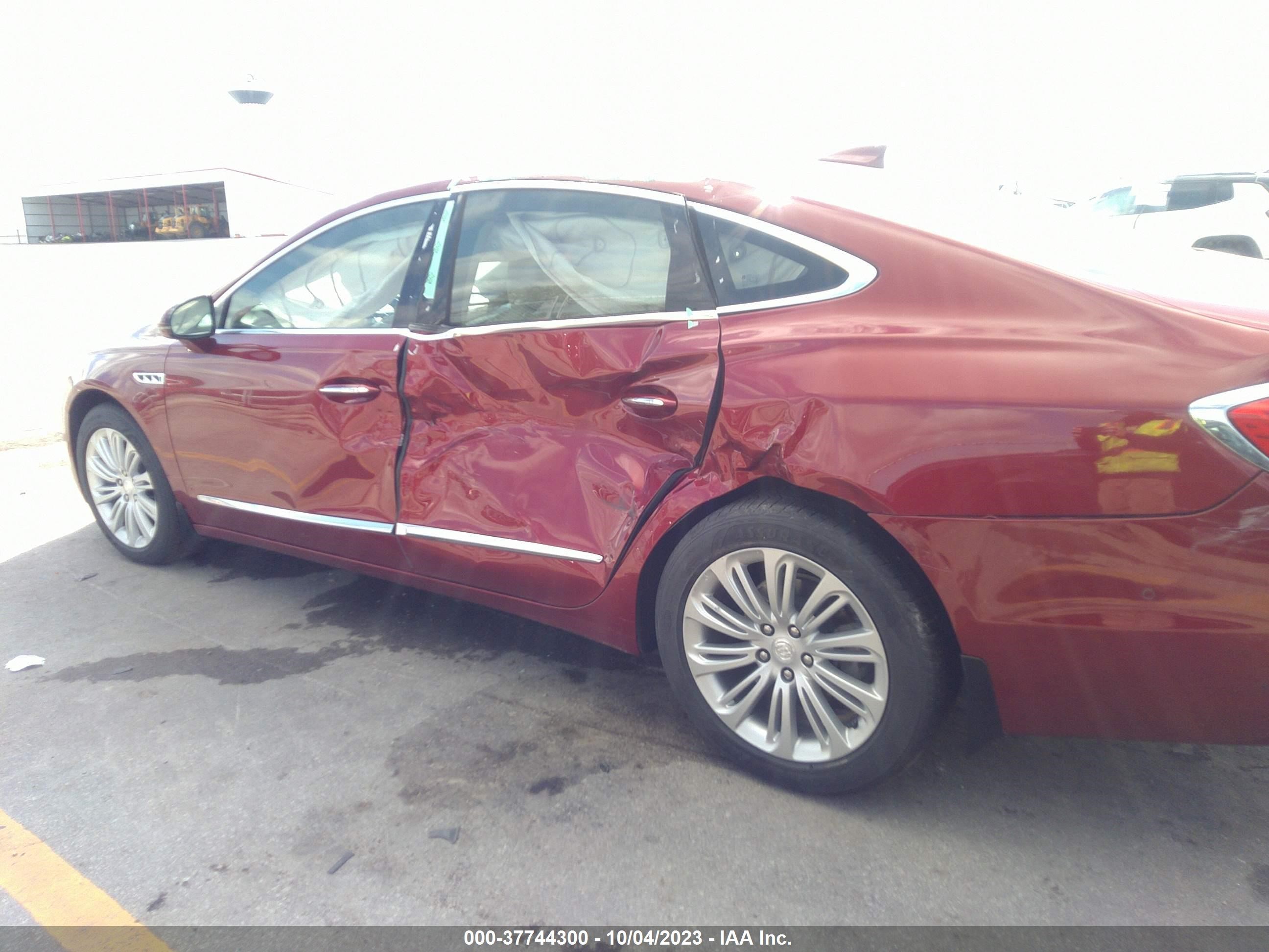 Photo 5 VIN: 1G4ZS5SZ3KU104001 - BUICK LACROSSE 