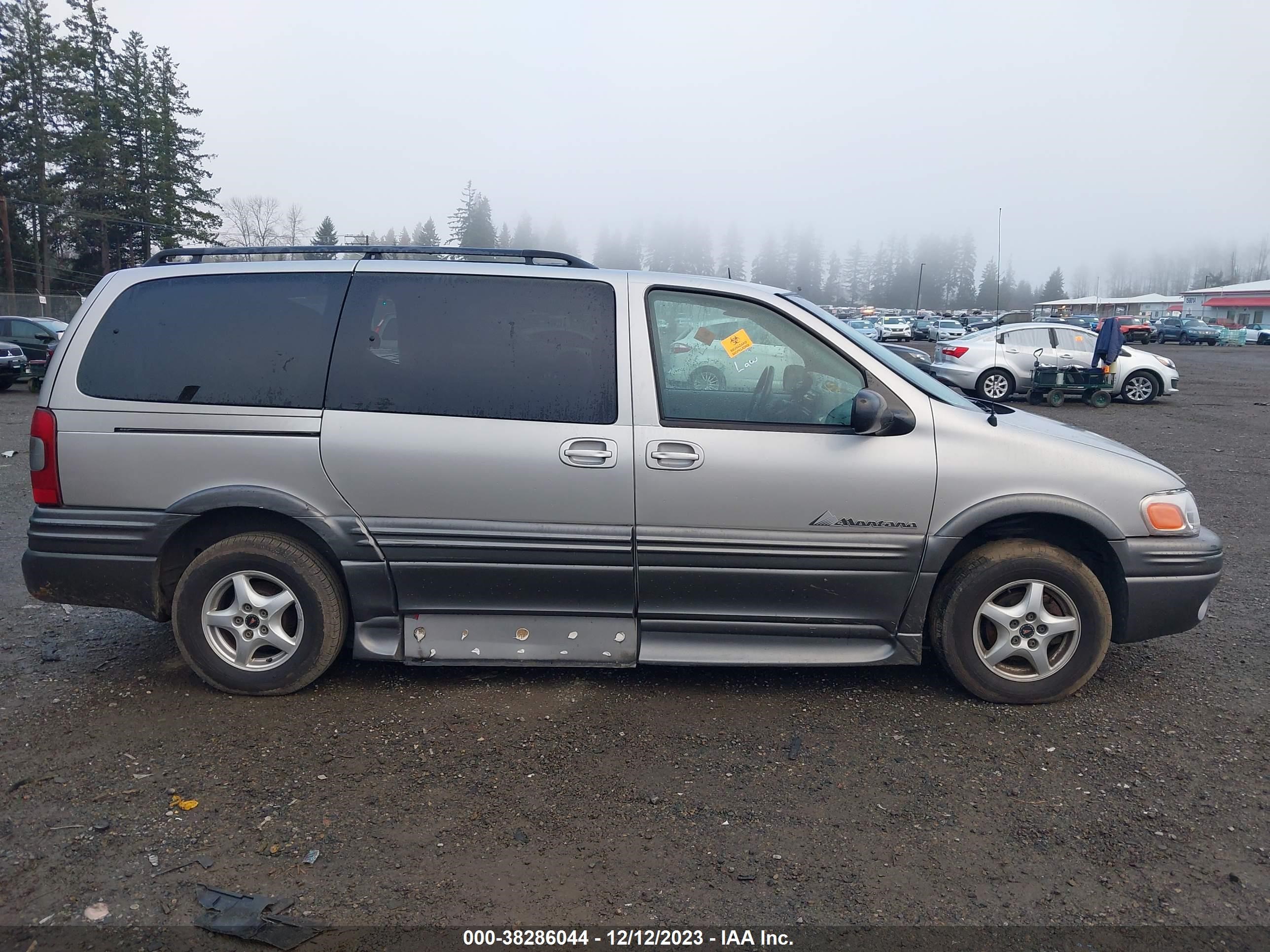 Photo 11 VIN: 1G5DV13E65D145454 - PONTIAC MONTANA 