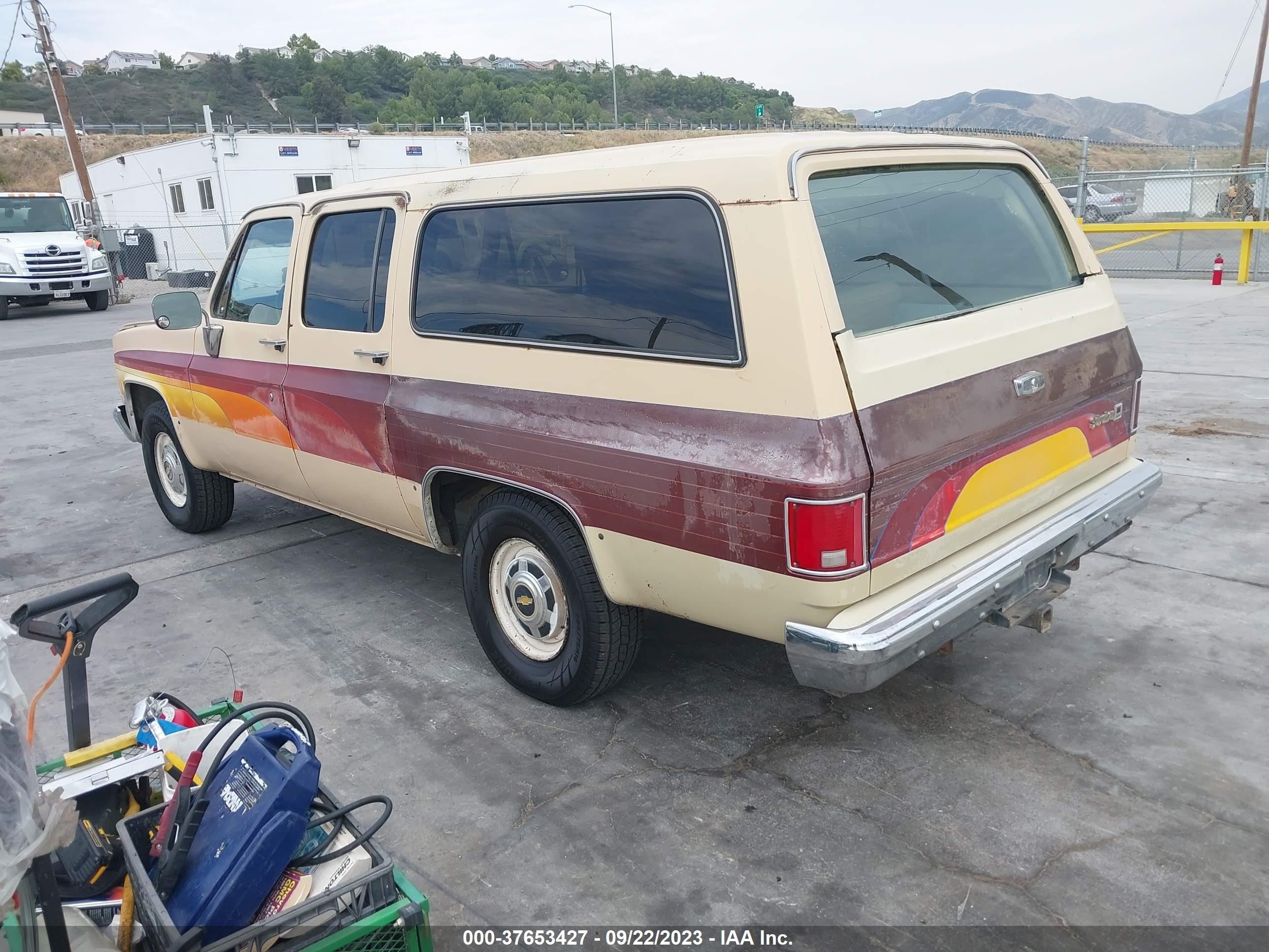 Photo 2 VIN: 1G5GC26W7DF518176 - GMC SUBURBAN 