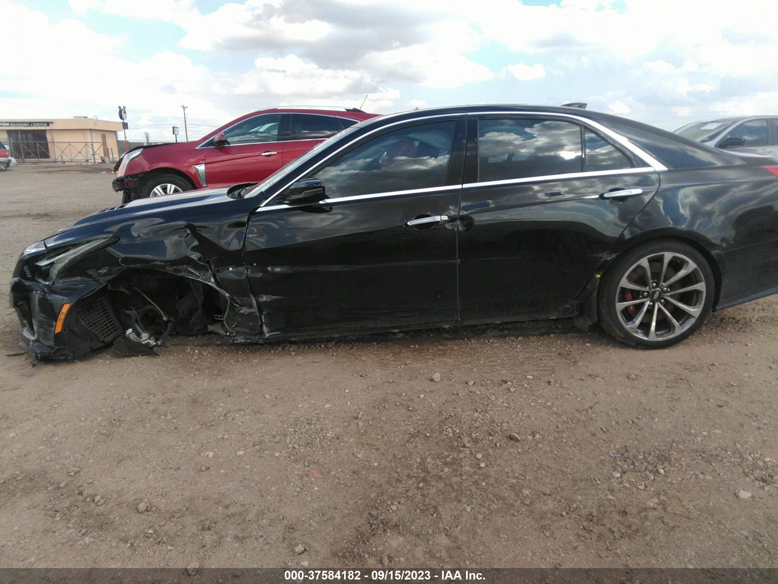 Photo 13 VIN: 1G6A15S61H0127290 - CADILLAC CTS-V 