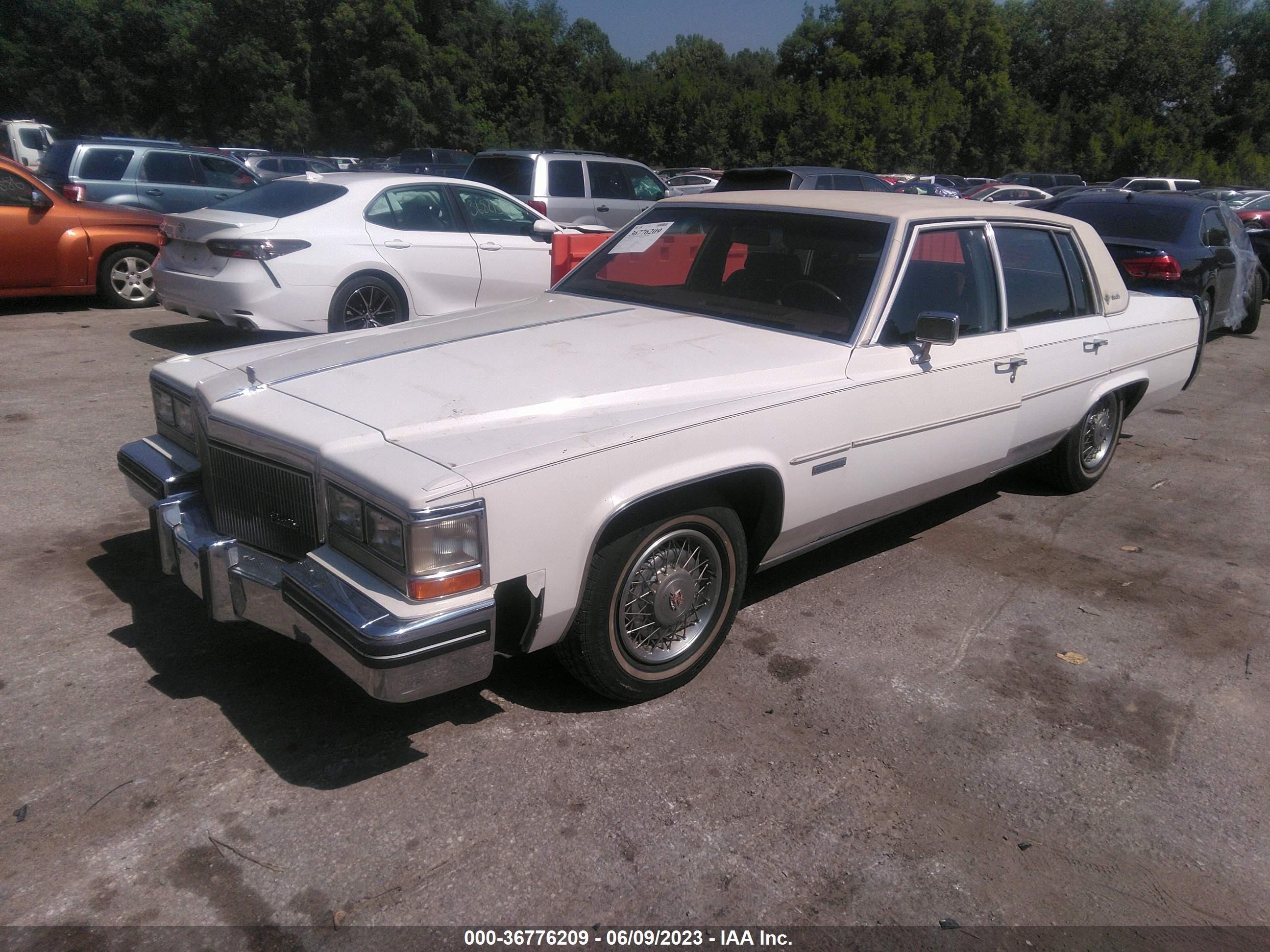 Photo 2 VIN: 1G6AD6982D9259047 - CADILLAC DE VILLE 