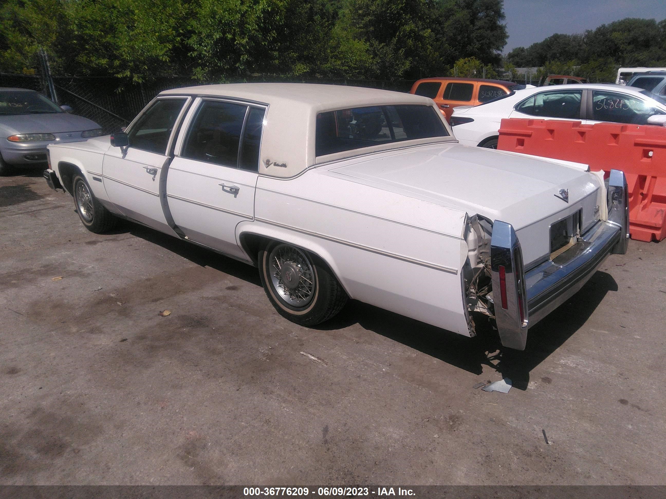 Photo 3 VIN: 1G6AD6982D9259047 - CADILLAC DE VILLE 