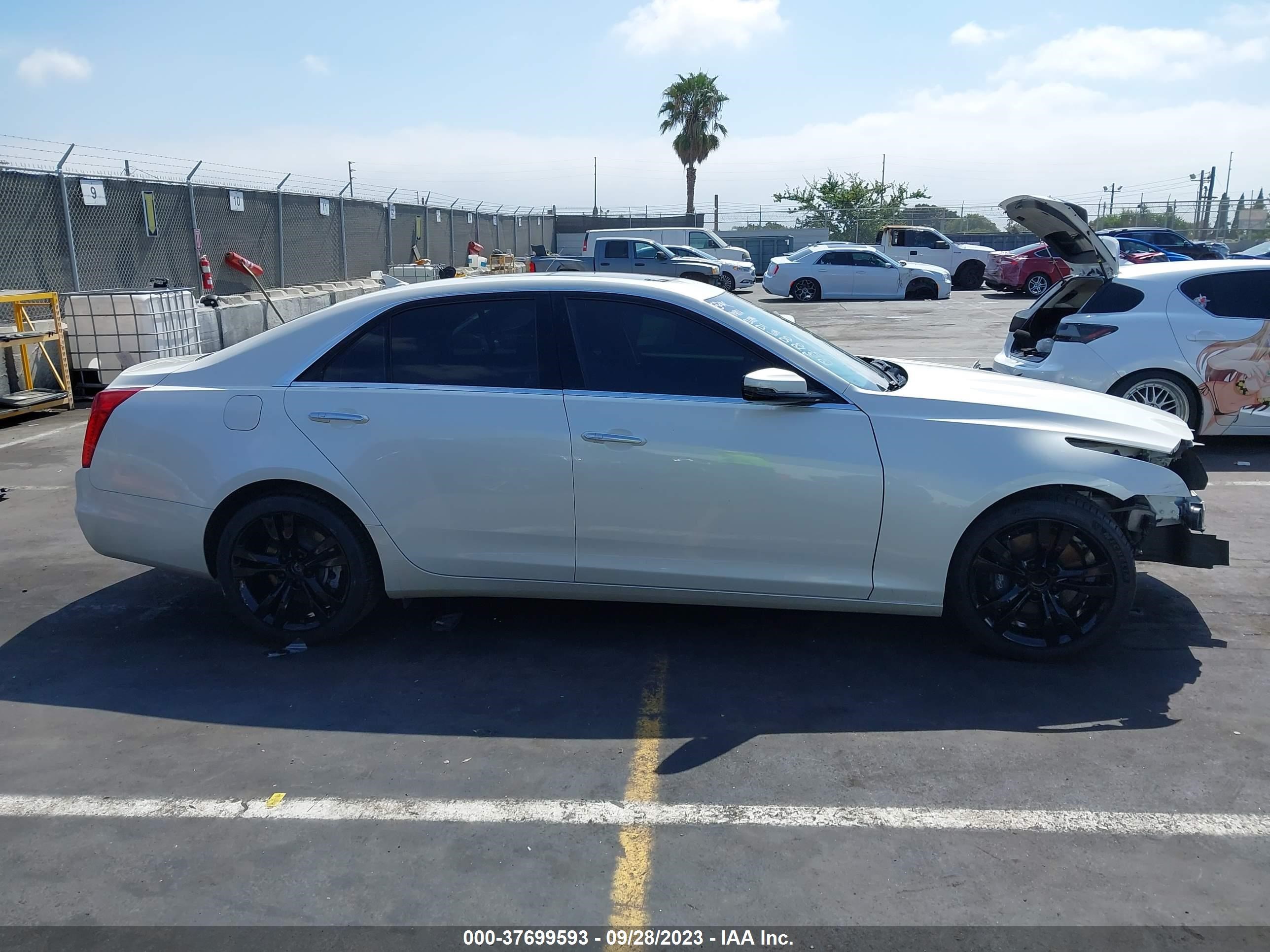 Photo 13 VIN: 1G6AR5S3XE0178331 - CADILLAC CTS 