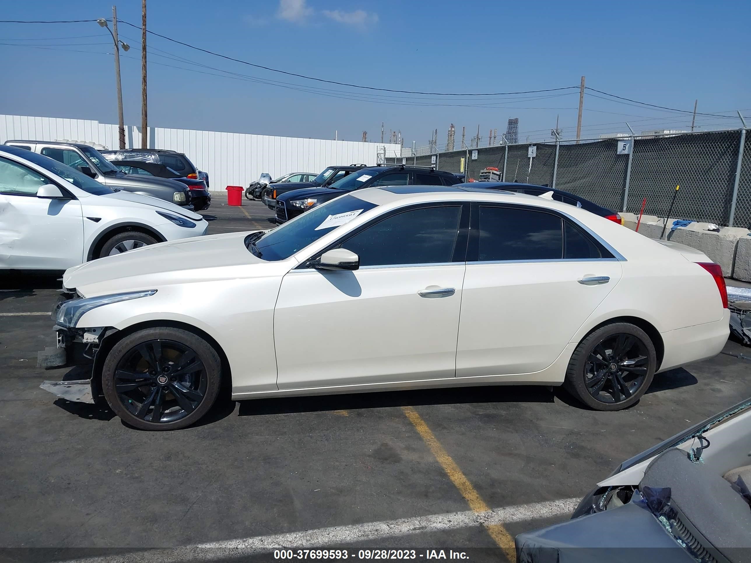 Photo 14 VIN: 1G6AR5S3XE0178331 - CADILLAC CTS 