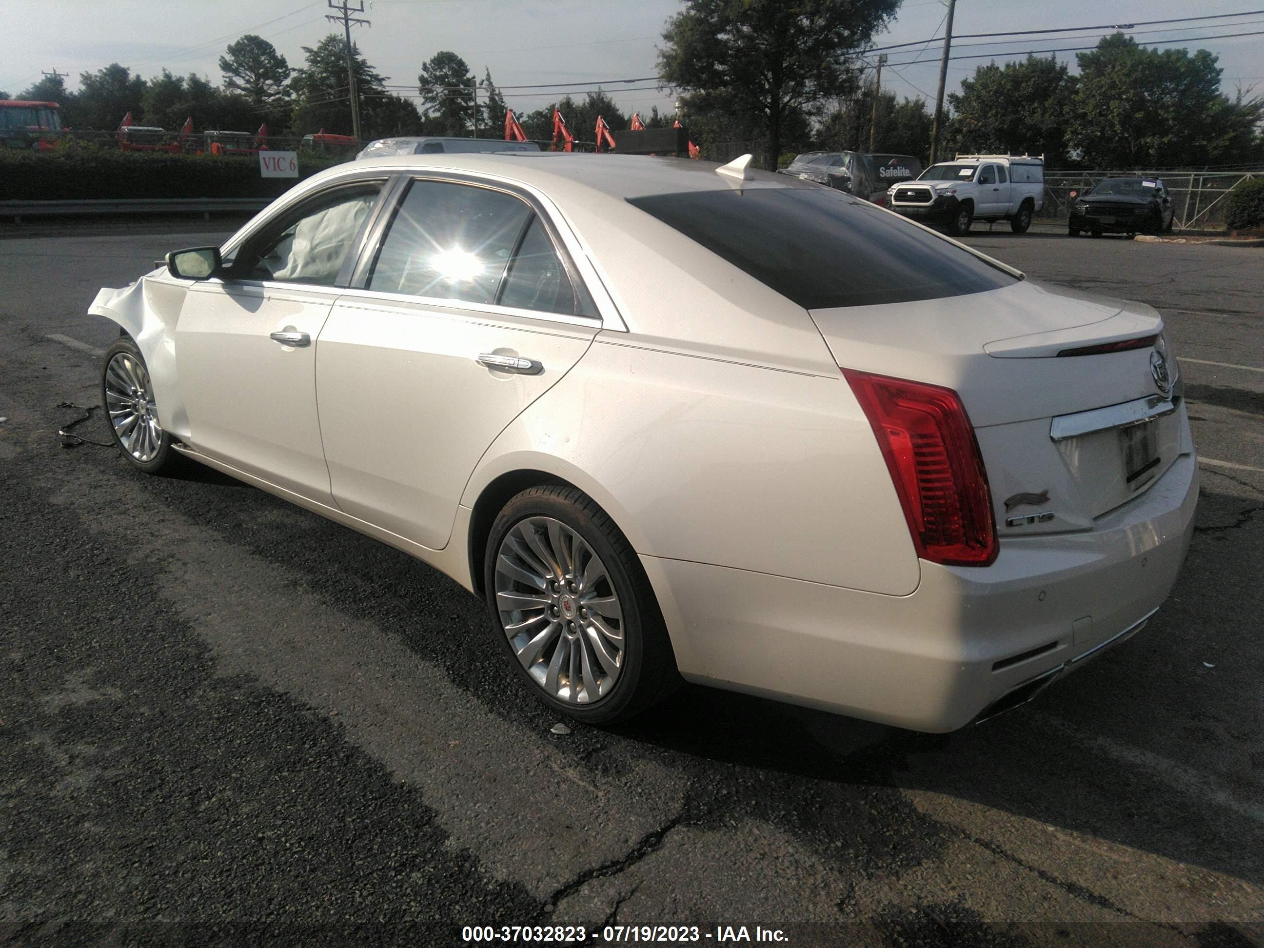 Photo 2 VIN: 1G6AS5S37E0133478 - CADILLAC CTS 