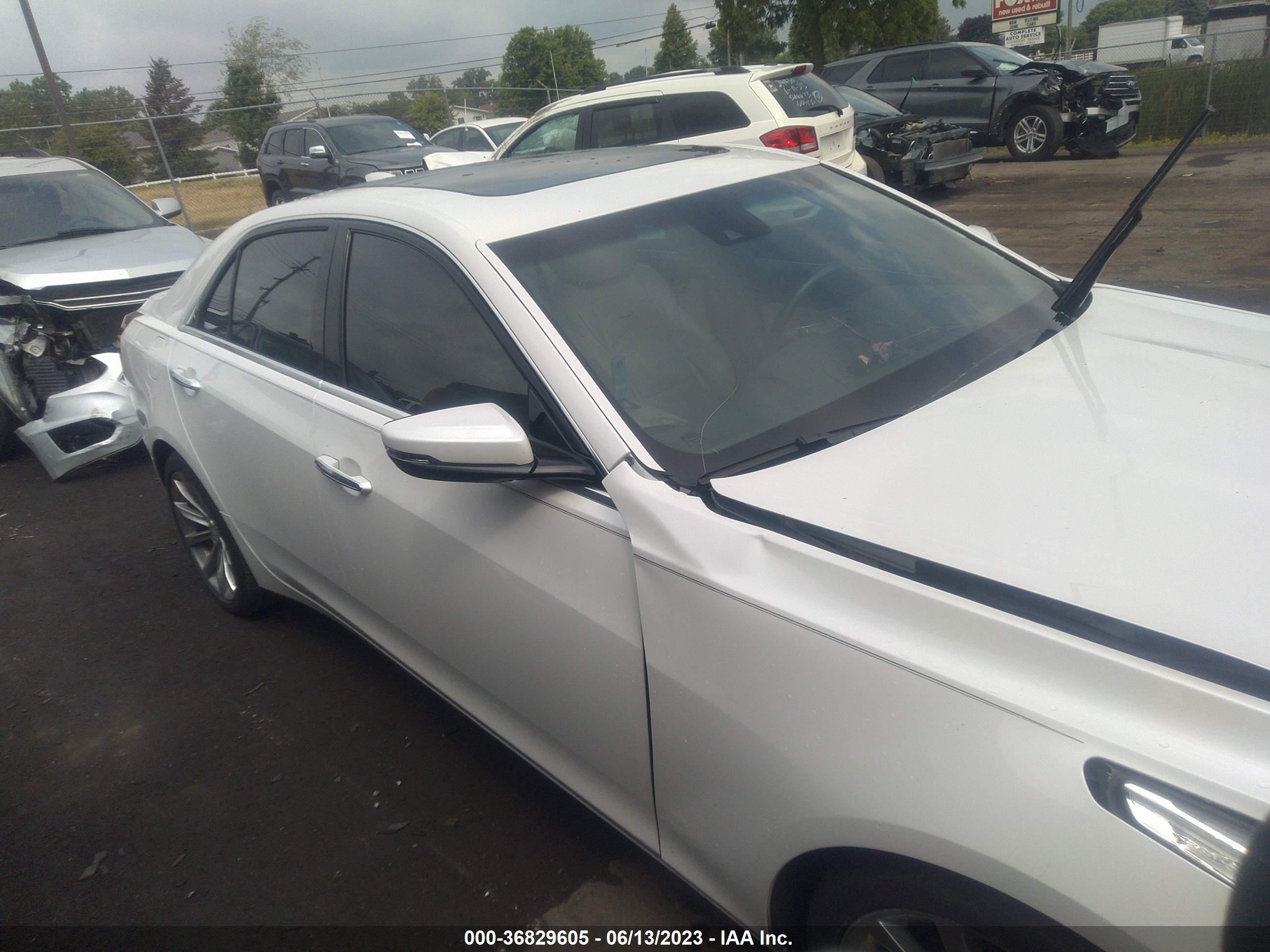 Photo 12 VIN: 1G6AX5SX1H0160474 - CADILLAC CTS 